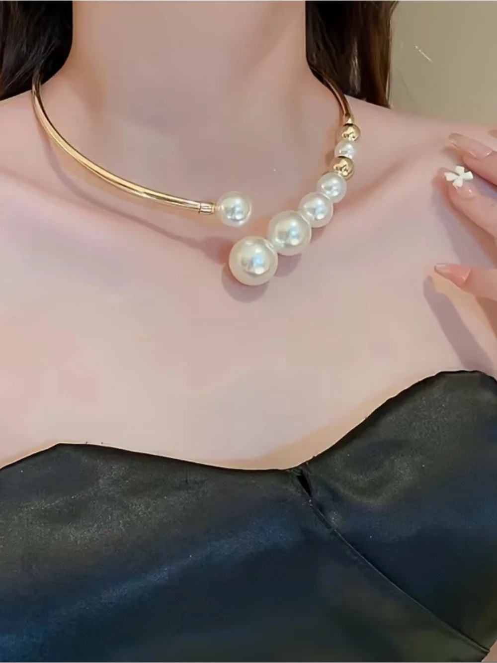 NEW! Gold Pearl Statement Collar Necklace. Elegant Necklace 🕊️